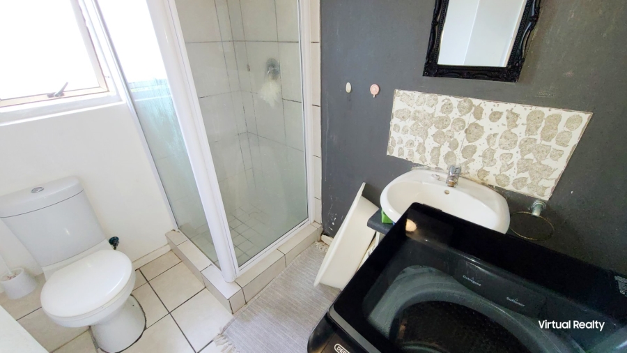 1 Bedroom Property for Sale in Thornton Western Cape